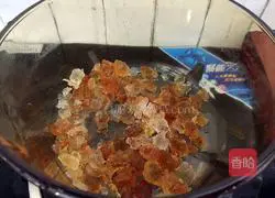 桃胶炖奶的做法图解5