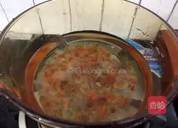 桃胶炖奶的做法图解6
